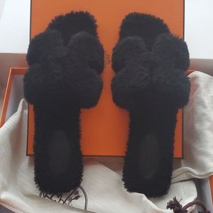 Hermes Teddy Oran Sandal black 39